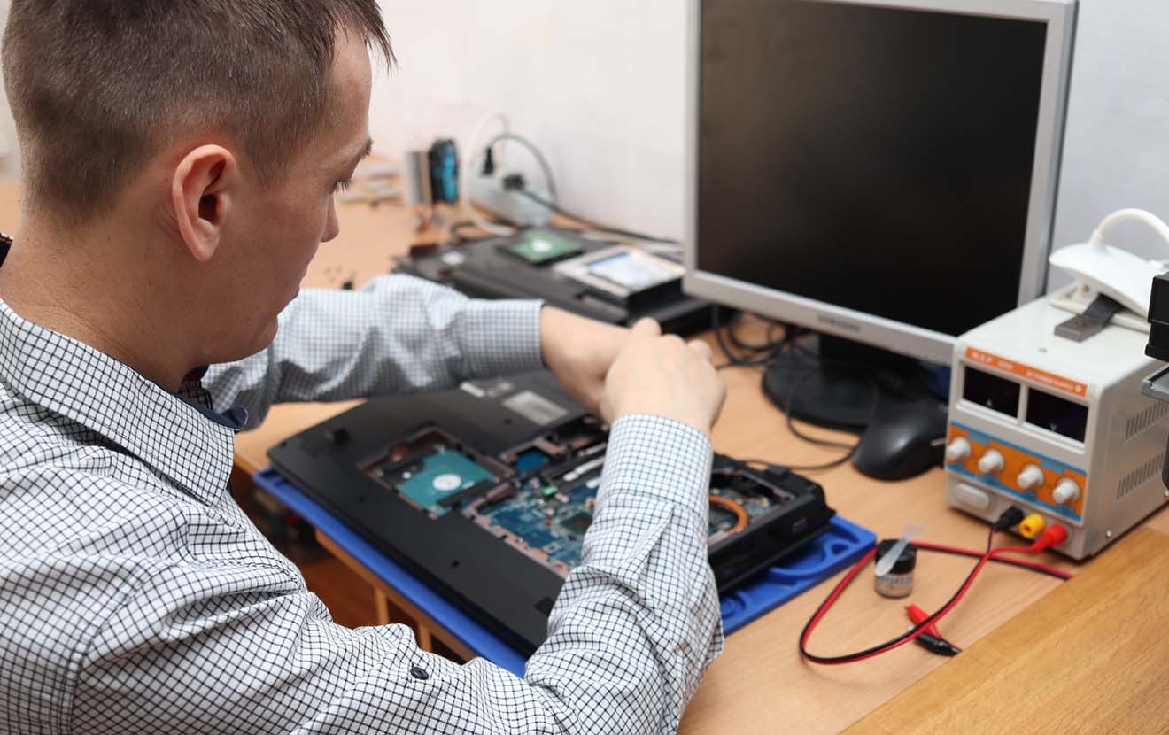 Мастер по ремонту компьютеров в Борисове